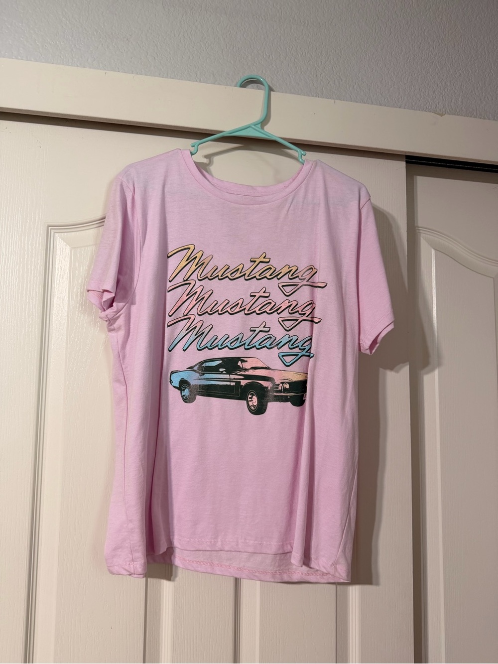 Size L Pink Mustang Graphic Tee